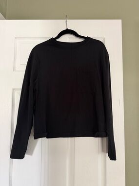 Abercrombie & Fitch Black Crewneck Essentials Tee